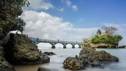 Pantai Menakjubkan di Malang yang Wajib Dikunjungi untuk Liburan Seru