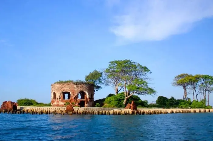 Pulau di Kepulauan Seribu